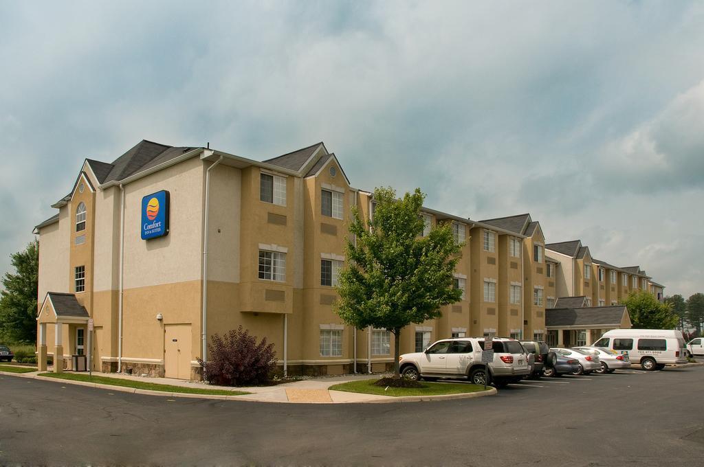 Gateway Inn Dulles Airport Sterling Exterior photo