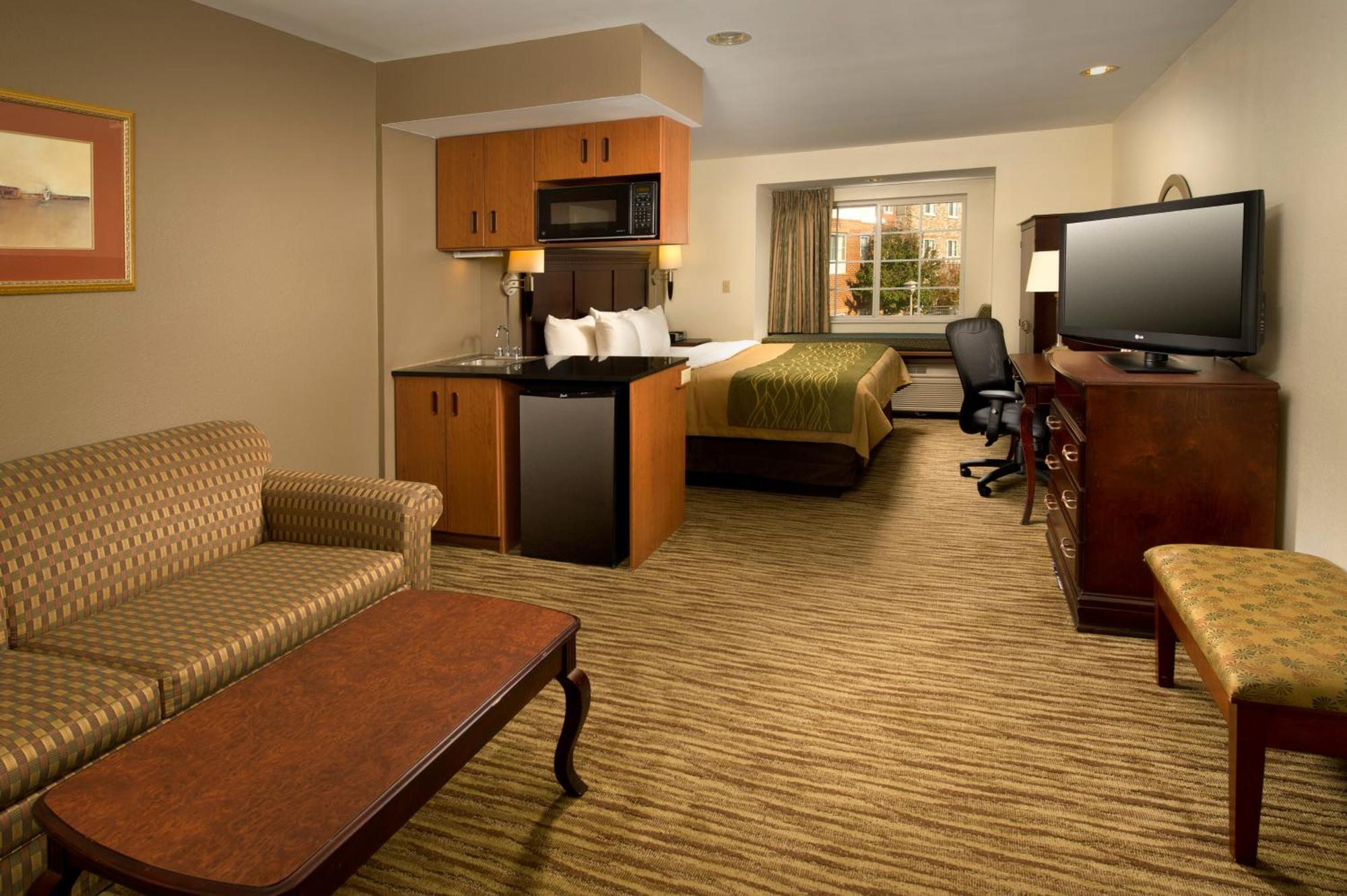 Gateway Inn Dulles Airport Sterling Room photo